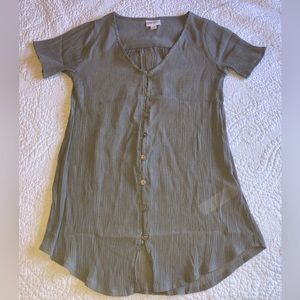 NWOT LulaRoe XXS Shannah V-Neck Button Down Shirt